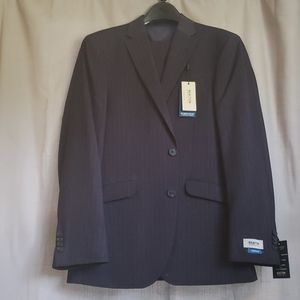Brand new. Never worn Reaction Kenneth Cole suit.